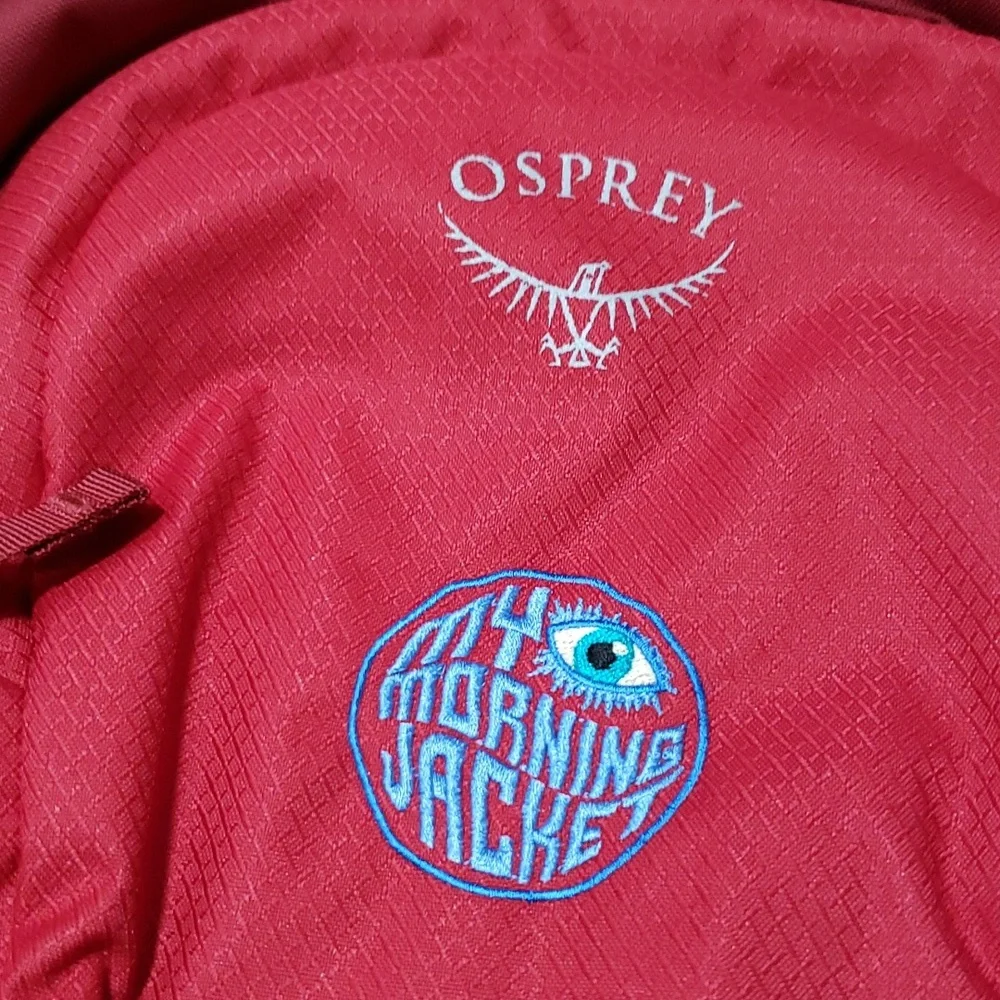 Osprey Cosmic Red Daylite Backpack 13 L NEW NWT $60 - Picture 3 of 9